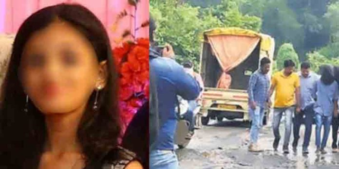 പത്താംക്ലാസ് വിദ്യാര്ത്ഥിനിയെ കൊലപ്പെടുത്തി മൃതദേഹം സ്യൂട്ട്കേസിലാക്കി ഉപേക്ഷിച്ച പ്രതികള് അറസ്റ്റില് പത്താംക്ലാസ് വിദ്യാര്ത്ഥിനിയെ കൊലപ്പെടുത്തി മൃതദേഹം സ്യൂട്ട്കേസിലാക്കി ഉപേക്ഷിച്ച പ്രതികള് അറസ്റ്റില്