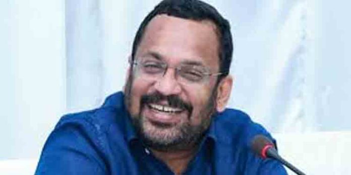 സ്വകാര്യ ബസ് മേഖല സംരക്ഷിക്കണമെന്ന് മന്ത്രി കെ.രാജന് സ്വകാര്യ ബസ് മേഖല സംരക്ഷിക്കണമെന്ന് മന്ത്രി കെ.രാജന്