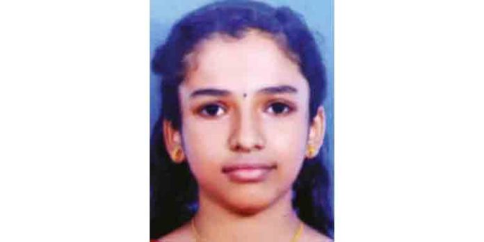 അഭിരാമിയുടെ മരണത്തിന്റെ ഉത്തരവാദികള് പത്തനംതിട്ട ജനറല് ആശുപത്രിയിലെ ഡോക്ടര്മാരാണെന്ന് മാതാപിതാക്കള് അഭിരാമിയുടെ മരണത്തിന്റെ ഉത്തരവാദികള് പത്തനംതിട്ട ജനറല് ആശുപത്രിയിലെ ഡോക്ടര്മാരാണെന്ന് മാതാപിതാക്കള്
