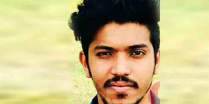 കണ്ണൂര് നഗരത്തില് റെഡിമെയ്ഡ് സ്ഥാപന ജീവനക്കാരന് നേരെ വധശ്രമം കണ്ണൂര് നഗരത്തില് റെഡിമെയ്ഡ് സ്ഥാപന ജീവനക്കാരന് നേരെ വധശ്രമം