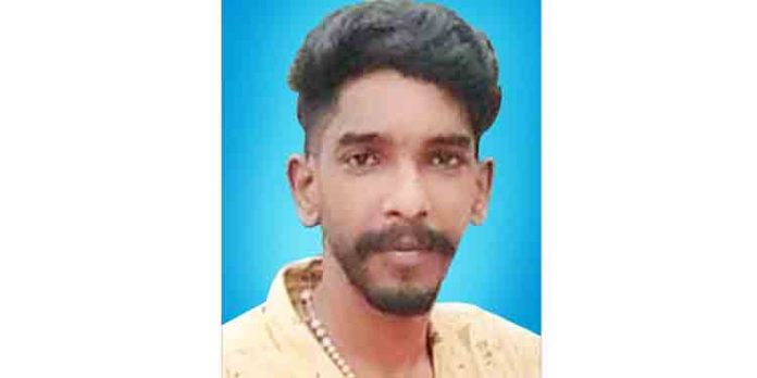 റാന്നി പാലത്തില് നിന്നും നദിയില് ചാടിയ യുവാവിന്റെ മൃതദേഹം കണ്ടെടുത്തു റാന്നി പാലത്തില് നിന്നും നദിയില് ചാടിയ യുവാവിന്റെ മൃതദേഹം കണ്ടെടുത്തു