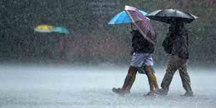 ബംഗാള് ഉള്ക്കടലില് ന്യൂനമര്ദ്ദം ; കേരളത്തില് അടുത്ത അഞ്ച് ദിവസം വ്യാപക മഴക്ക് സാധ്യത ബംഗാള് ഉള്ക്കടലില് ന്യൂനമര്ദ്ദം ; കേരളത്തില് അടുത്ത അഞ്ച് ദിവസം വ്യാപക മഴക്ക് സാധ്യത
