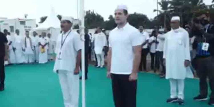 രാഹുൽ ഗാന്ധി നയിക്കുന്ന ഭാരത് ജോഡോ യാത്രയുടെ രണ്ടാം ദിനം ; താമസം ഒരുക്കിയിരിക്കുന്നത് 60 കണ്ടെയ്നർ ലോറികളിൽ രാഹുൽ ഗാന്ധി നയിക്കുന്ന ഭാരത് ജോഡോ യാത്രയുടെ രണ്ടാം ദിനം ; താമസം ഒരുക്കിയിരിക്കുന്നത് 60 കണ്ടെയ്നർ ലോറികളിൽ