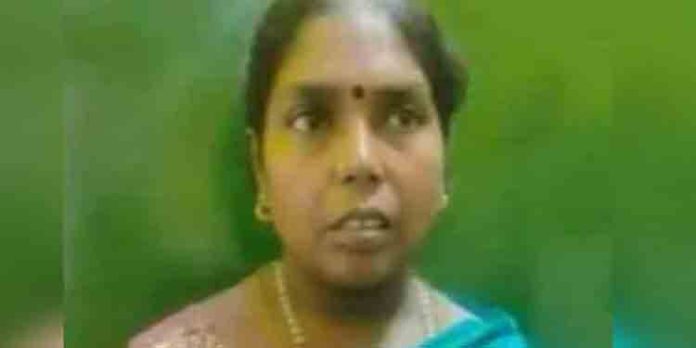 മകളുടെ സഹപാഠിയെ വിഷംകൊടുത്ത് കൊന്ന യുവതിയുടെ വീട് അടിച്ചുതകര്ത്തു മകളുടെ സഹപാഠിയെ വിഷംകൊടുത്ത് കൊന്ന യുവതിയുടെ വീട് അടിച്ചുതകര്ത്തു