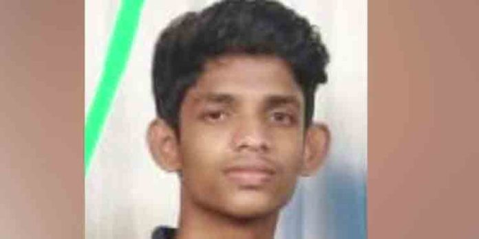 തെരുവ് നായ കുറുകെ ചാടി ഗുഡ്സ് ഓട്ടോറിക്ഷ മറിഞ്ഞ് യുവാവ് മരിച്ചു തെരുവ് നായ കുറുകെ ചാടി ഗുഡ്സ് ഓട്ടോറിക്ഷ മറിഞ്ഞ് യുവാവ് മരിച്ചു