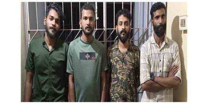 ബാലുശ്ശേരിയില് മയക്കുമരുന്നുമായി നാലുപേര് പിടിയില് ബാലുശ്ശേരിയില് മയക്കുമരുന്നുമായി നാലുപേര് പിടിയില്