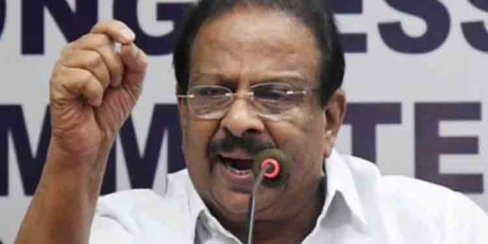 എകെജി സെന്റർ ആക്രമണം : ‘ഐ പി ബിനുവിന്റെ പേരാണ് ദൃക്സാക്ഷി പറഞ്ഞത് ; ജനം വിഡ്ഢികളാണെന്ന് കരുതരുത്’ – കെ സുധാകരൻ എകെജി സെന്റർ ആക്രമണം : ‘ഐ പി ബിനുവിന്റെ പേരാണ് ദൃക്സാക്ഷി പറഞ്ഞത് ; ജനം വിഡ്ഢികളാണെന്ന് കരുതരുത്’ – കെ സുധാകരൻ
