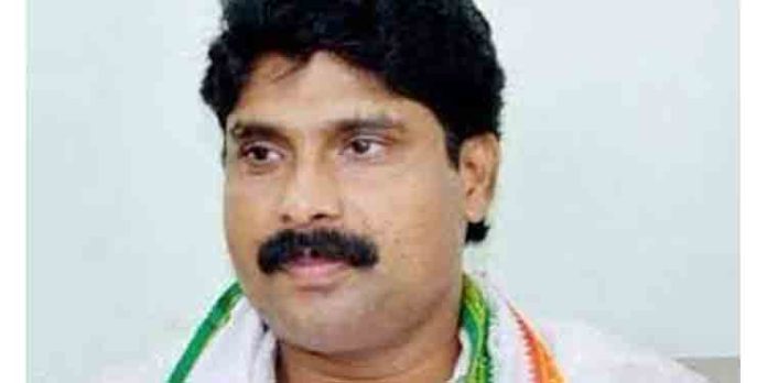 എകെജി സെന്ററിനെതിരെ പടക്കമേറ് ; ഭാരത് ജോഡോ യാത്ര തിരുവനന്തപുരത്ത് – ‘ദാ കെടക്കുന്നു പ്രതി : ടി സിദ്ദിഖ് എകെജി സെന്ററിനെതിരെ പടക്കമേറ് ; ഭാരത് ജോഡോ യാത്ര തിരുവനന്തപുരത്ത് – ‘ദാ കെടക്കുന്നു പ്രതി : ടി സിദ്ദിഖ്