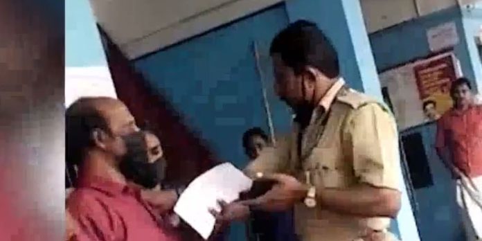 കണ്സഷന് നിഷേധിച്ചത് ചോദ്യംചെയ്ത അച്ഛനെയും മകളെയും കെഎസ്ആര്ടിസി ജീവനക്കാര് ക്രൂരമായി മര്ദിച്ചു കണ്സഷന് നിഷേധിച്ചത് ചോദ്യംചെയ്ത അച്ഛനെയും മകളെയും കെഎസ്ആര്ടിസി ജീവനക്കാര് ക്രൂരമായി മര്ദിച്ചു