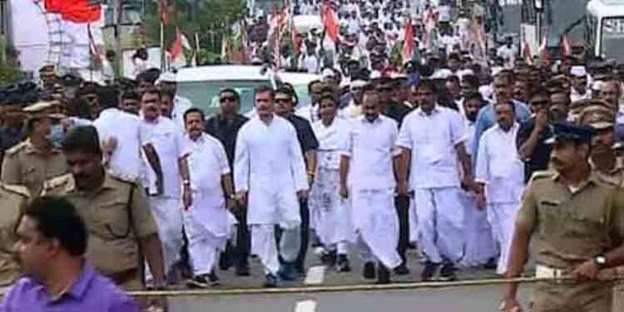 വിഴിഞ്ഞം സമര സമിതി നേതാക്കളെ രാഹുല് ഗാന്ധി കാണും വിഴിഞ്ഞം സമര സമിതി നേതാക്കളെ രാഹുല് ഗാന്ധി കാണും