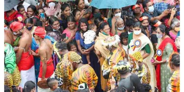 സംസ്ഥാനത്തെ ഓണാഘോഷങ്ങള്ക്ക് വര്ണാഭമായ സാസ്കാരിക ഘോഷയാത്രയോടെ ഇന്ന് കൊടിയിറക്കം സംസ്ഥാനത്തെ ഓണാഘോഷങ്ങള്ക്ക് വര്ണാഭമായ സാസ്കാരിക ഘോഷയാത്രയോടെ ഇന്ന് കൊടിയിറക്കം