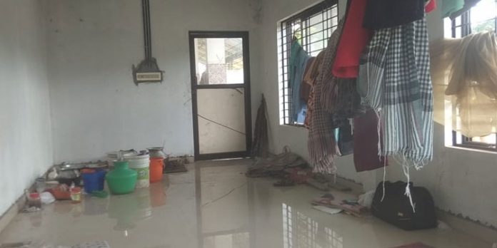ഇതര സംസ്ഥാന തൊഴിലാളികളുടെ ക്യാമ്പാക്കി മാറ്റി നിർമ്മാണം നടക്കുന്ന കോന്നി കെ എസ് ആർ റ്റി സി ഡിപ്പോ ഇതര സംസ്ഥാന തൊഴിലാളികളുടെ ക്യാമ്പാക്കി മാറ്റി നിർമ്മാണം നടക്കുന്ന കോന്നി കെ എസ് ആർ റ്റി സി ഡിപ്പോ