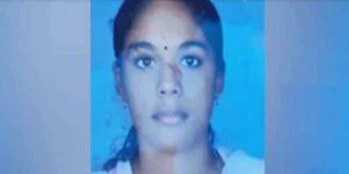 ചടയമംഗലത്ത് യുവതി ഭര്തൃഗൃഹത്തില് തൂങ്ങിമരിച്ച നിലയില് ചടയമംഗലത്ത് യുവതി ഭര്തൃഗൃഹത്തില് തൂങ്ങിമരിച്ച നിലയില്