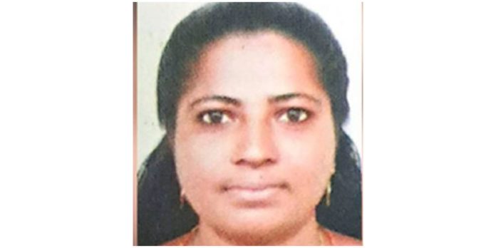 കെഎസ്ആര്ടിസി സൂപ്പര് ഫാസ്റ്റ് ബസിടിച്ച് യുവതി മരിച്ചു കെഎസ്ആര്ടിസി സൂപ്പര് ഫാസ്റ്റ് ബസിടിച്ച് യുവതി മരിച്ചു