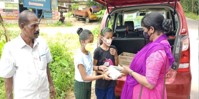 വഴിയോര കച്ചവടക്കാർക്ക് പൊതിച്ചോറ് നൽകുന്ന പദ്ധതിക്ക് തുടക്കം കുറിച്ചു വഴിയോര കച്ചവടക്കാർക്ക് പൊതിച്ചോറ് നൽകുന്ന പദ്ധതിക്ക് തുടക്കം കുറിച്ചു
