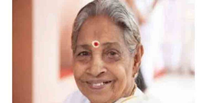 മാതാ അമൃതാനന്ദമയിയുടെ അമ്മ ദമയന്തിയമ്മ അന്തരിച്ചു മാതാ അമൃതാനന്ദമയിയുടെ അമ്മ ദമയന്തിയമ്മ അന്തരിച്ചു