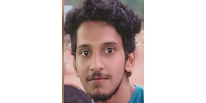 അമ്മയെ ക്രൂരമായി ആക്രമിച്ച ശേഷം മകന് തൂങ്ങിമരിച്ചു അമ്മയെ ക്രൂരമായി ആക്രമിച്ച ശേഷം മകന് തൂങ്ങിമരിച്ചു