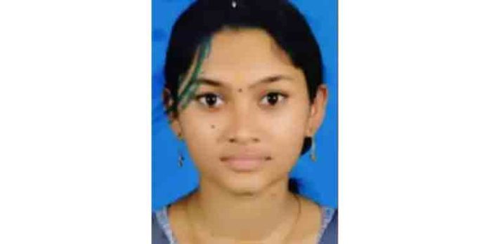 വിദ്യാര്ത്ഥിനി ആത്മഹത്യ ചെയ്ത സംഭവo ; ബാങ്കിനെതിരെ പ്രതിഷേധം വിദ്യാര്ത്ഥിനി ആത്മഹത്യ ചെയ്ത സംഭവo ; ബാങ്കിനെതിരെ പ്രതിഷേധം