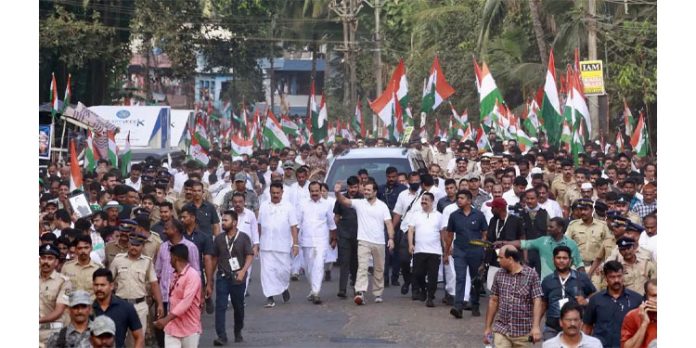 രാഹുൽ ഗാന്ധിയുടെ കേരളത്തിലെ ഭാരത് ജോഡോ യാത്ര പര്യടനം ഇന്ന് പൂർത്തിയാകും രാഹുൽ ഗാന്ധിയുടെ കേരളത്തിലെ ഭാരത് ജോഡോ യാത്ര പര്യടനം ഇന്ന് പൂർത്തിയാകും