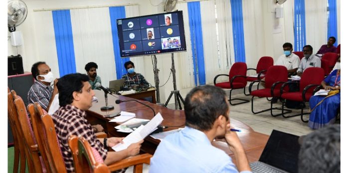 ശബരിമല : റോഡ് അറ്റകുറ്റപ്പണിക്കായി കർമപദ്ധതി തയാറാക്കി പൊതുമരാമത്ത് വകുപ്പ് ശബരിമല : റോഡ് അറ്റകുറ്റപ്പണിക്കായി കർമപദ്ധതി തയാറാക്കി പൊതുമരാമത്ത് വകുപ്പ്