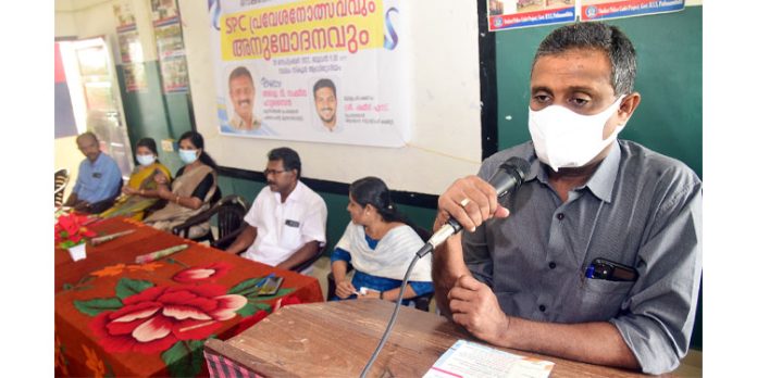 എസ് പി സി പ്രവേശനോത്സവവും അനുമോദനവും നടത്തി എസ് പി സി പ്രവേശനോത്സവവും അനുമോദനവും നടത്തി