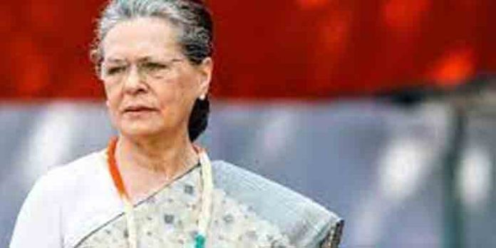 മുഖ്യമന്ത്രി പദവും അധ്യക്ഷ സ്ഥാനവും ഏറ്റെടുക്കാമെന്ന് ഗെലോട്ട്, അതുപറ്റില്ലെന്ന് സോണിയ മുഖ്യമന്ത്രി പദവും അധ്യക്ഷ സ്ഥാനവും ഏറ്റെടുക്കാമെന്ന് ഗെലോട്ട്, അതുപറ്റില്ലെന്ന് സോണിയ
