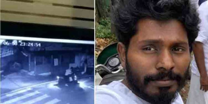 എകെജി സെന്റര് ആക്രമണക്കേസ് ; പ്രതിയെ 14 ദിവസത്തേക്ക് റിമാന്ഡ് ചെയ്തു എകെജി സെന്റര് ആക്രമണക്കേസ് ; പ്രതിയെ 14 ദിവസത്തേക്ക് റിമാന്ഡ് ചെയ്തു