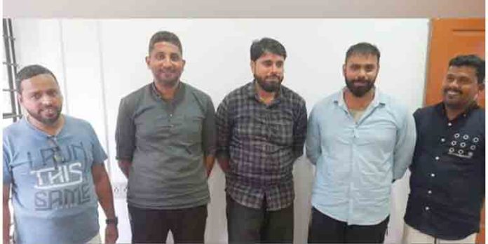 നാദാപുരത്ത് എസ് ഐയെ കയ്യേറ്റം ചെയ്ത അഞ്ച് പോപ്പുലര് ഫ്രണ്ട് പ്രവർത്തകർ അറസ്റ്റില് നാദാപുരത്ത് എസ് ഐയെ കയ്യേറ്റം ചെയ്ത അഞ്ച് പോപ്പുലര് ഫ്രണ്ട് പ്രവർത്തകർ അറസ്റ്റില്