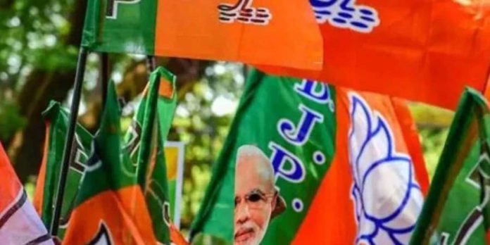 തമ്മിലടി രൂക്ഷം : പന്തളം നഗരസഭയില് ബിജെപി കൗണ്സിലര് രാജിവെച്ചു തമ്മിലടി രൂക്ഷം : പന്തളം നഗരസഭയില് ബിജെപി കൗണ്സിലര് രാജിവെച്ചു
