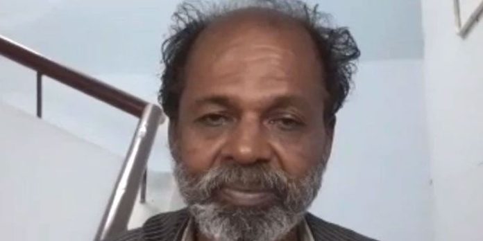 ബസ് യാത്രക്കാരന്റെ മൊബൈല് ഫോണ് മോഷ്ടിച്ച് അടിവസ്ത്രത്തില് ഒളിപ്പിച്ചയാളെ പിടികൂടി ബസ് യാത്രക്കാരന്റെ മൊബൈല് ഫോണ് മോഷ്ടിച്ച് അടിവസ്ത്രത്തില് ഒളിപ്പിച്ചയാളെ പിടികൂടി