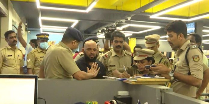 പിഎഫ്ഐ പ്രവർത്തകരുടെ സ്ഥാപനങ്ങളിൽ വ്യാപക റെയ്ഡ് പിഎഫ്ഐ പ്രവർത്തകരുടെ സ്ഥാപനങ്ങളിൽ വ്യാപക റെയ്ഡ്