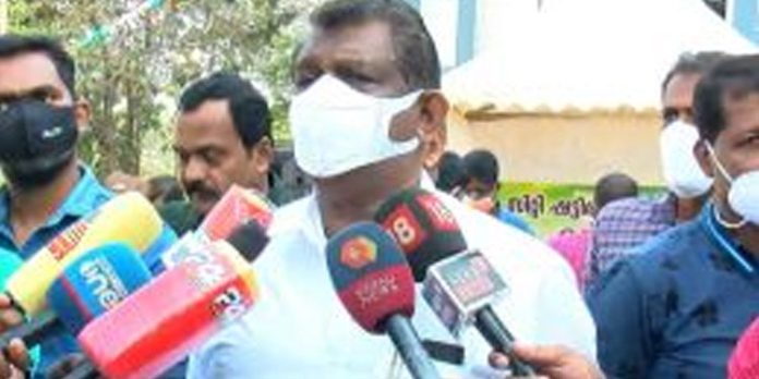 കാട്ടാക്കടയിൽ അച്ഛനേയും മകളേയും ആക്രമിച്ച പ്രതികളെ അറസ്റ്റ് ചെയ്യേണ്ടത് പോലീസാണെന്ന് ഗതാഗതമന്ത്രി ആന്റണി രാജു കാട്ടാക്കടയിൽ അച്ഛനേയും മകളേയും ആക്രമിച്ച പ്രതികളെ അറസ്റ്റ് ചെയ്യേണ്ടത് പോലീസാണെന്ന് ഗതാഗതമന്ത്രി ആന്റണി രാജു