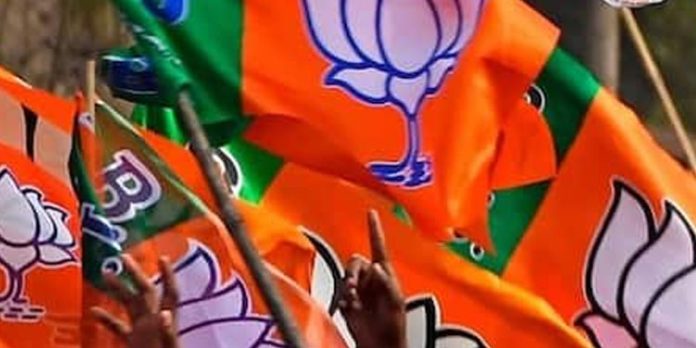 ഓഫീസ് കെട്ടിട നിർമാണത്തിന്റെ മറവിൽ വീട് നിർമ്മിച്ച ബിജെപി നേതാക്കൾക്കെതിരെ തിരുവനന്തപുരത്ത് പോസ്റ്റർ ഓഫീസ് കെട്ടിട നിർമാണത്തിന്റെ മറവിൽ വീട് നിർമ്മിച്ച ബിജെപി നേതാക്കൾക്കെതിരെ തിരുവനന്തപുരത്ത് പോസ്റ്റർ