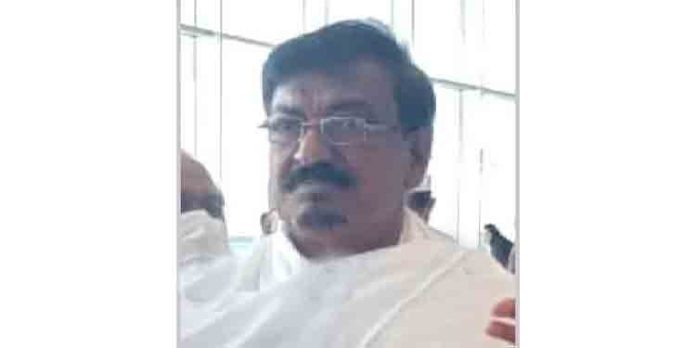 ഉംറ തീർഥാടനത്തിന് പുറപ്പെട്ട കായംകുളം സ്വദേശി വിമാനത്തിൽ വെച്ച് മരിച്ചു ഉംറ തീർഥാടനത്തിന് പുറപ്പെട്ട കായംകുളം സ്വദേശി വിമാനത്തിൽ വെച്ച് മരിച്ചു