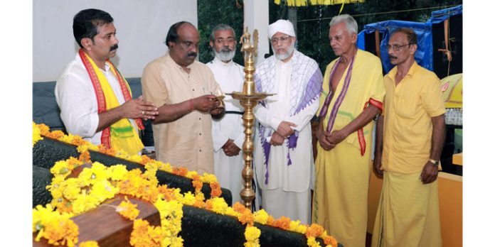 ഗുരുദേവജയന്തി ആഘോഷങ്ങളുടെ ഭാഗമായി സംസ്കാരിക ഘോഷയാത്രയും സമ്മേളനവും നടന്നു ഗുരുദേവജയന്തി ആഘോഷങ്ങളുടെ ഭാഗമായി സംസ്കാരിക ഘോഷയാത്രയും സമ്മേളനവും നടന്നു