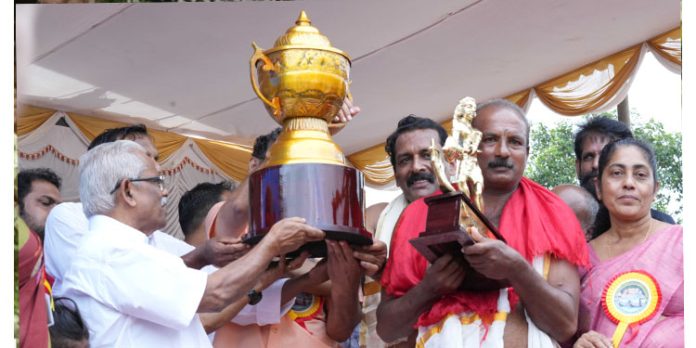 ആദിപമ്പ- വരട്ടാര് ജലോത്സവം : കിഴക്കനോതറ-കുന്നേകാടും കോടിയാട്ടുകരയും ജേതാക്കള് ആദിപമ്പ- വരട്ടാര് ജലോത്സവം : കിഴക്കനോതറ-കുന്നേകാടും കോടിയാട്ടുകരയും ജേതാക്കള്