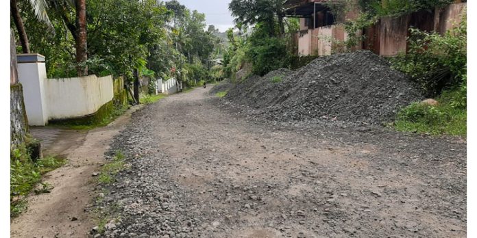 ഇഴഞ്ഞ് നീങ്ങി കുപ്പക്കര മുരിങ്ങമംഗലം റോഡ് നിർമ്മാണം ഇഴഞ്ഞ് നീങ്ങി കുപ്പക്കര മുരിങ്ങമംഗലം റോഡ് നിർമ്മാണം