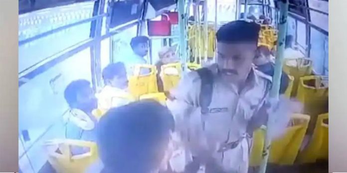 15 രൂപയുടെ പേരിൽ കണ്ടക്ടറെ ബസ്സിനുള്ളിലിട്ട് ക്രൂരമായി മര്ദ്ദിച്ച് യുവാവ് ; സിസിടിവി ദൃശ്യങ്ങൾ 15 രൂപയുടെ പേരിൽ കണ്ടക്ടറെ ബസ്സിനുള്ളിലിട്ട് ക്രൂരമായി മര്ദ്ദിച്ച് യുവാവ് ; സിസിടിവി ദൃശ്യങ്ങൾ