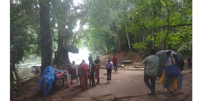 റെക്കോർഡ് കളക്ഷനുമായി അടവി, കുട്ടവഞ്ചി സവാരികേന്ദ്രവും കോന്നി വനശ്രീയും റെക്കോർഡ് കളക്ഷനുമായി അടവി, കുട്ടവഞ്ചി സവാരികേന്ദ്രവും കോന്നി വനശ്രീയും