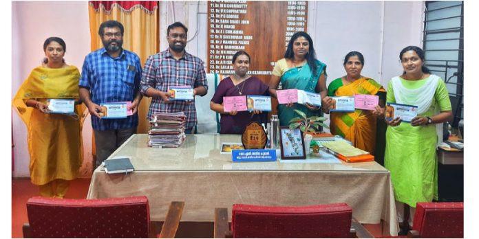 ആശ പ്രവര്ത്തകര്ക്കും ആരോഗ്യ പ്രവര്ത്തകര്ക്കുമുള്ള പരിശീലന സഹായി പ്രകാശനം ചെയ്തു ആശ പ്രവര്ത്തകര്ക്കും ആരോഗ്യ പ്രവര്ത്തകര്ക്കുമുള്ള പരിശീലന സഹായി പ്രകാശനം ചെയ്തു