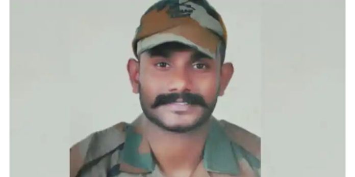 ഓണം കഴിഞ്ഞ് മടങ്ങിയ മലയാളി സൈനികൻ ജമ്മുവിൽ സ്വയം വെടിയുതിർത്ത് മരിച്ചെന്ന് ബന്ധുക്കൾക്ക് അറിയിപ്പ് ലഭിച്ചു ഓണം കഴിഞ്ഞ് മടങ്ങിയ മലയാളി സൈനികൻ ജമ്മുവിൽ സ്വയം വെടിയുതിർത്ത് മരിച്ചെന്ന് ബന്ധുക്കൾക്ക് അറിയിപ്പ് ലഭിച്ചു