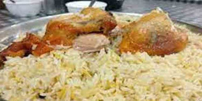 കുഴിമന്തിയില് പുഴു ; കട അടപ്പിച്ചു കുഴിമന്തിയില് പുഴു ; കട അടപ്പിച്ചു