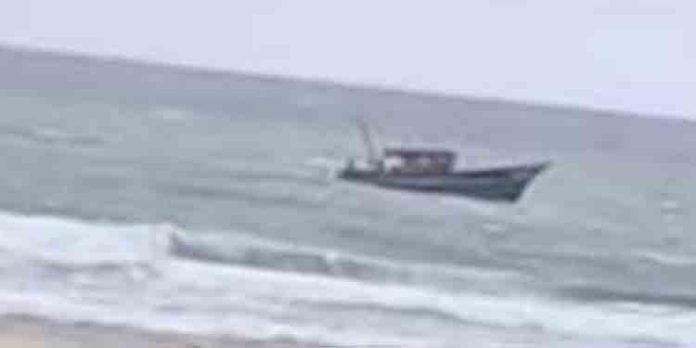 പെരുമാതുറയിലെ ബോട്ട് അപകടം ; രണ്ട് മത്സ്യത്തൊഴിലാളികൾ മരിച്ചു പെരുമാതുറയിലെ ബോട്ട് അപകടം ; രണ്ട് മത്സ്യത്തൊഴിലാളികൾ മരിച്ചു