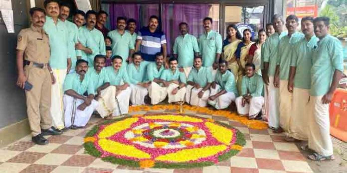 റാന്നി പോലീസ് സ്റ്റേഷനില് ഓണാഘോഷം നടത്തി റാന്നി പോലീസ് സ്റ്റേഷനില് ഓണാഘോഷം നടത്തി