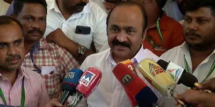 പേവിഷബാധയേറ്റ് മരണം : സര്ക്കാര് നിസ്സംഗരായി നില്ക്കുന്നെന്ന് വി.ഡി.സതീശന് പേവിഷബാധയേറ്റ് മരണം : സര്ക്കാര് നിസ്സംഗരായി നില്ക്കുന്നെന്ന് വി.ഡി.സതീശന്