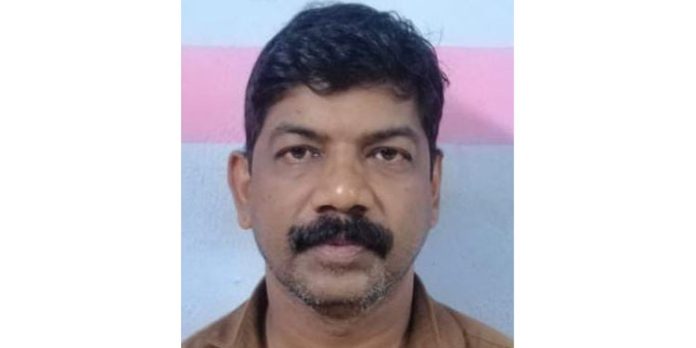 വീട്ടുമുറ്റത്ത് കടപ്പാക്കല്ല് പാകുന്നതിന് പണം വാങ്ങി തട്ടിപ്പ് : ഇരട്ടക്കൊലപ്പാതക കേസിലെ പ്രതി കുടുങ്ങി വീട്ടുമുറ്റത്ത് കടപ്പാക്കല്ല് പാകുന്നതിന് പണം വാങ്ങി തട്ടിപ്പ് : ഇരട്ടക്കൊലപ്പാതക കേസിലെ പ്രതി കുടുങ്ങി