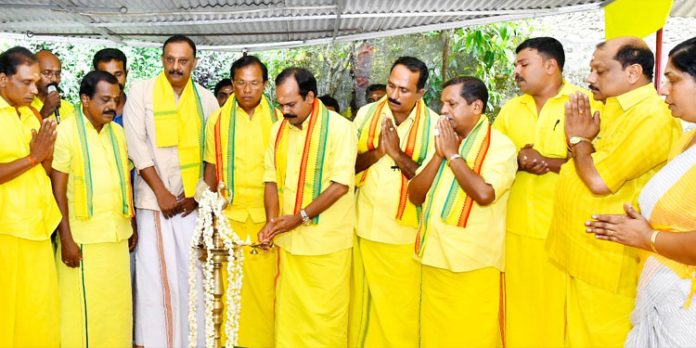 ദൈവദശകം ദേശീയ പ്രാർത്ഥനാഗീതം ആക്കണം ; കെ പദ്മകുമാർ ദൈവദശകം ദേശീയ പ്രാർത്ഥനാഗീതം ആക്കണം ; കെ പദ്മകുമാർ