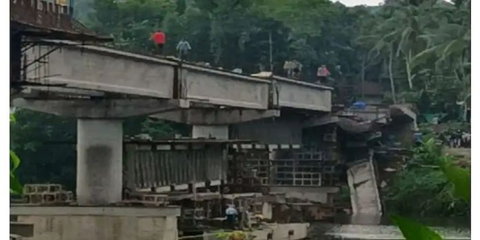 കൂളിമാട് പാലം തകർച്ച : ഉദ്യോഗസ്ഥർക്കെതിരെ വകുപ്പുതല നടപടി ; രണ്ടുപേർക്ക് സ്ഥലംമാറ്റം കൂളിമാട് പാലം തകർച്ച : ഉദ്യോഗസ്ഥർക്കെതിരെ വകുപ്പുതല നടപടി ; രണ്ടുപേർക്ക് സ്ഥലംമാറ്റം