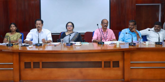 തെരുവുനായ പ്രശ്നം : വാക്സിനേഷന് ഉള്പ്പെടെ സമയബന്ധിതമായി പൂര്ത്തിയാക്കും – ജില്ലാ പഞ്ചായത്ത് പ്രസിഡന്റ് തെരുവുനായ പ്രശ്നം : വാക്സിനേഷന് ഉള്പ്പെടെ സമയബന്ധിതമായി പൂര്ത്തിയാക്കും – ജില്ലാ പഞ്ചായത്ത് പ്രസിഡന്റ്