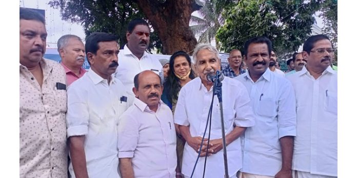 കെ – റെയിൽ വിരുദ്ധ ജനകീയ സമിതി തിരുവോണദിവസം സെക്രട്ടേറിയറ്റ് നടയിൽ ഉപവാസം നടത്തി കെ – റെയിൽ വിരുദ്ധ ജനകീയ സമിതി തിരുവോണദിവസം സെക്രട്ടേറിയറ്റ് നടയിൽ ഉപവാസം നടത്തി